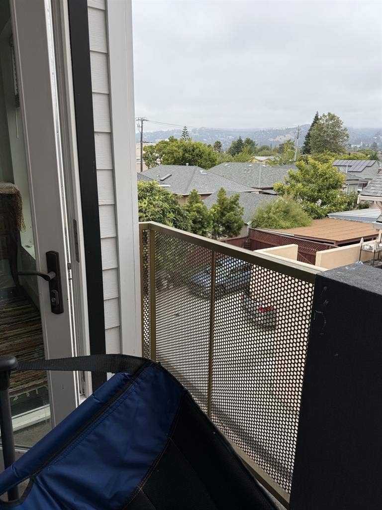 North Oakland Private Balcony Room