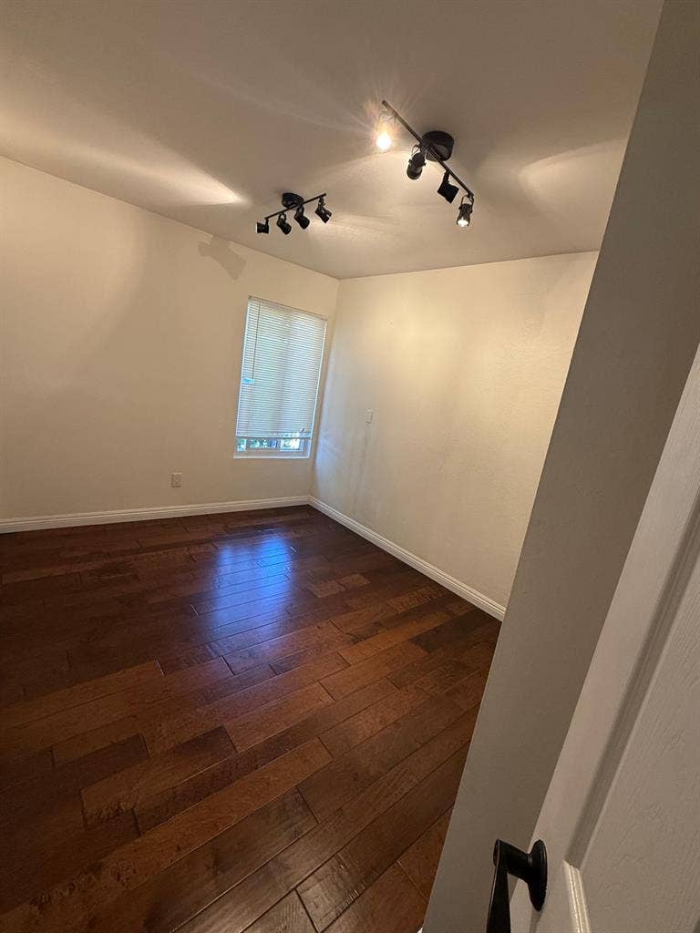 🏡 Room for Rent – Available Now