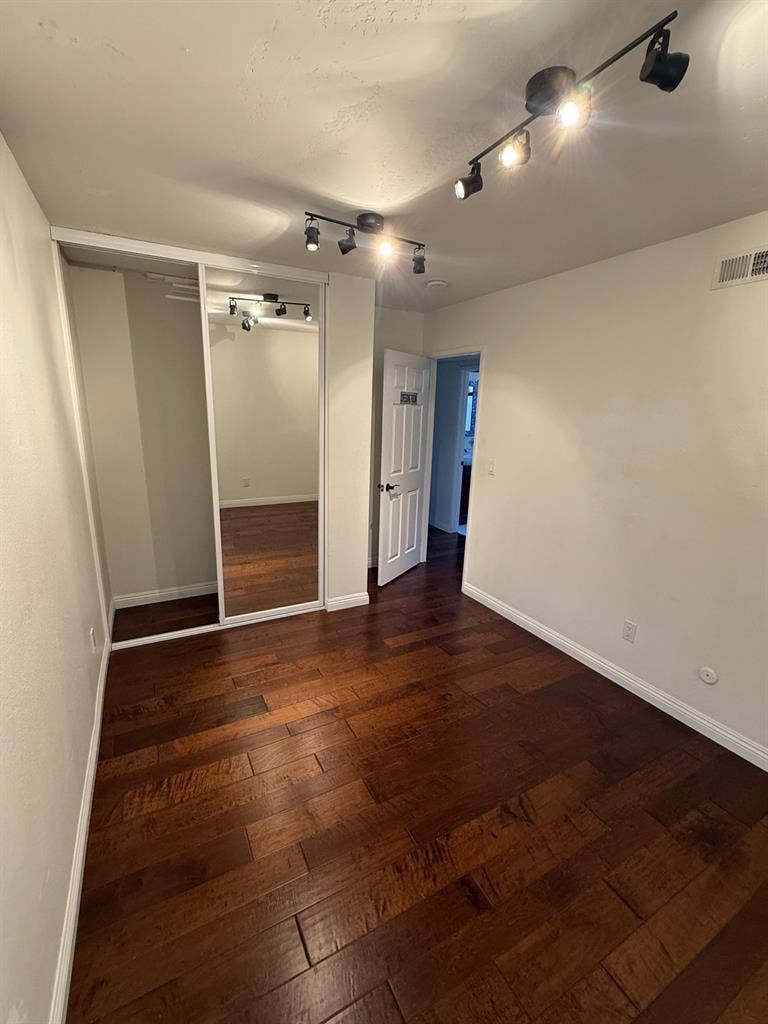 🏡 Room for Rent – Available Now