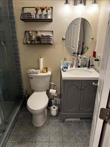 Looking for housemate.