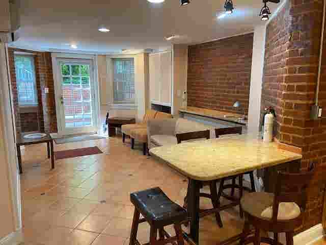 C-Heights/Large 3bed garden apt. 