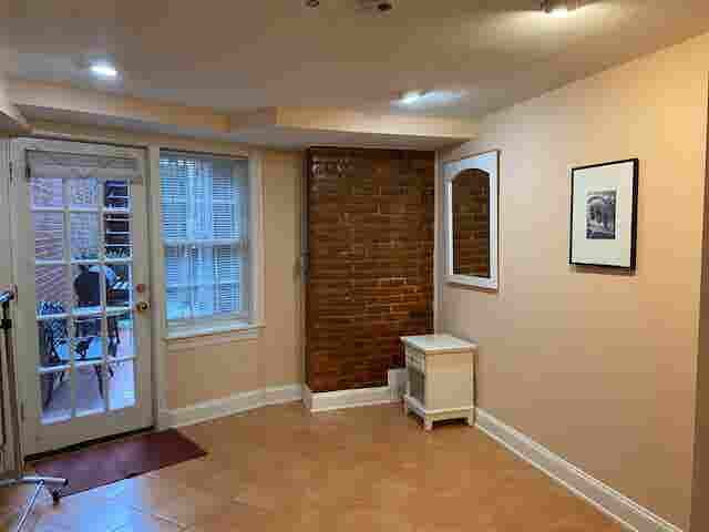 C-Heights/Large 3bed garden apt. 