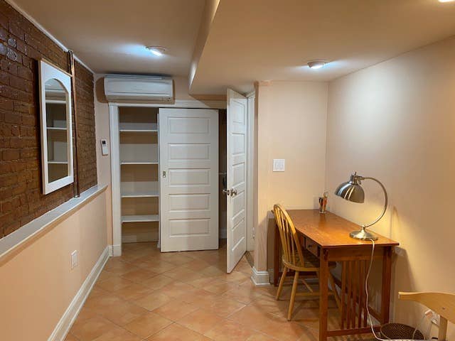 C-Heights/Large 3bed garden apt.