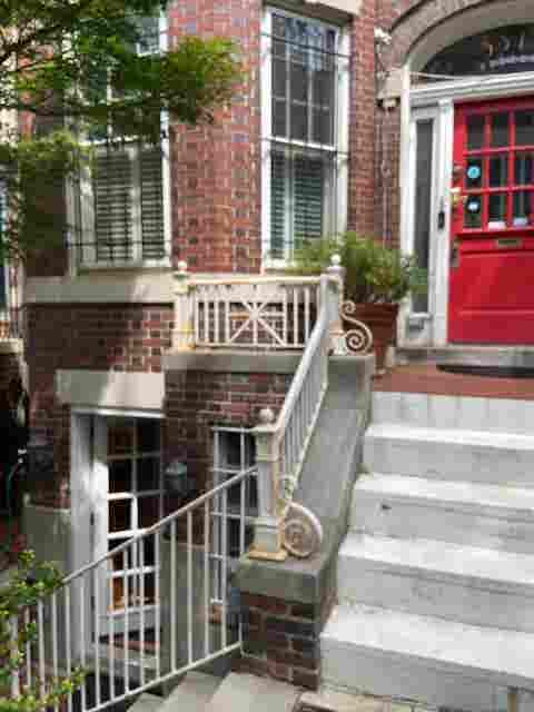 C-Heights/Large 3bed garden apt. 
