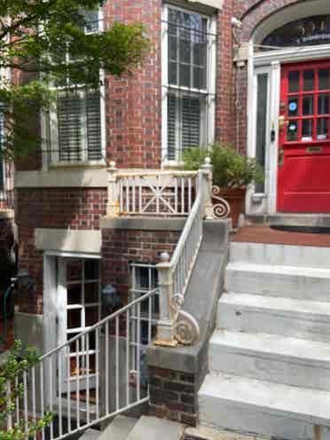 C-Heights/Large 3bed garden apt. 