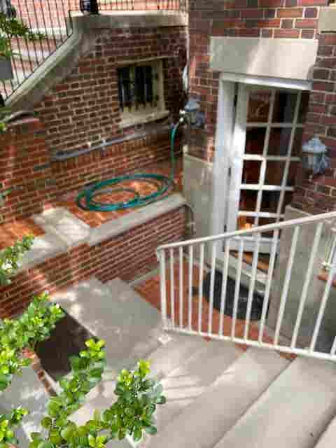 C-Heights/Large 3bed garden apt. 
