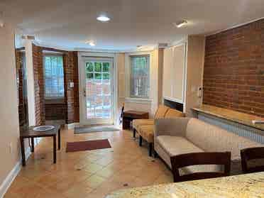 C-Heights/Large 3bed garden apt. 