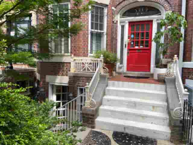 C-Heights/Large 3bed garden apt. 