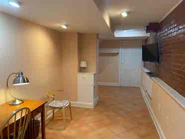 C-Heights/Large 3bed garden apt. 