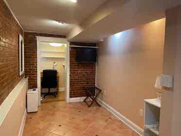 C-Heights/Large 3bed garden apt. 