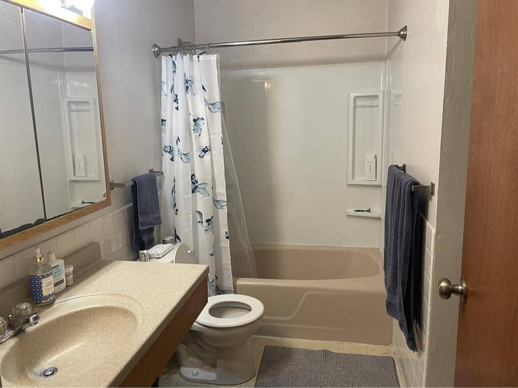 Room for Rent in Iowa City!
