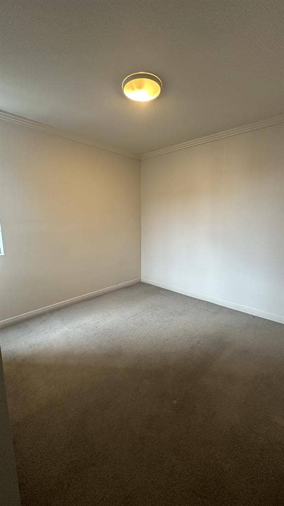 Room for Rent in Wentworth Point