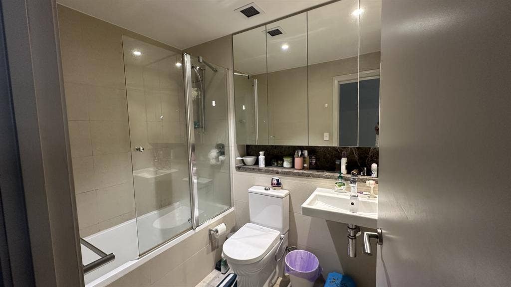 Room for Rent in Wentworth Point
