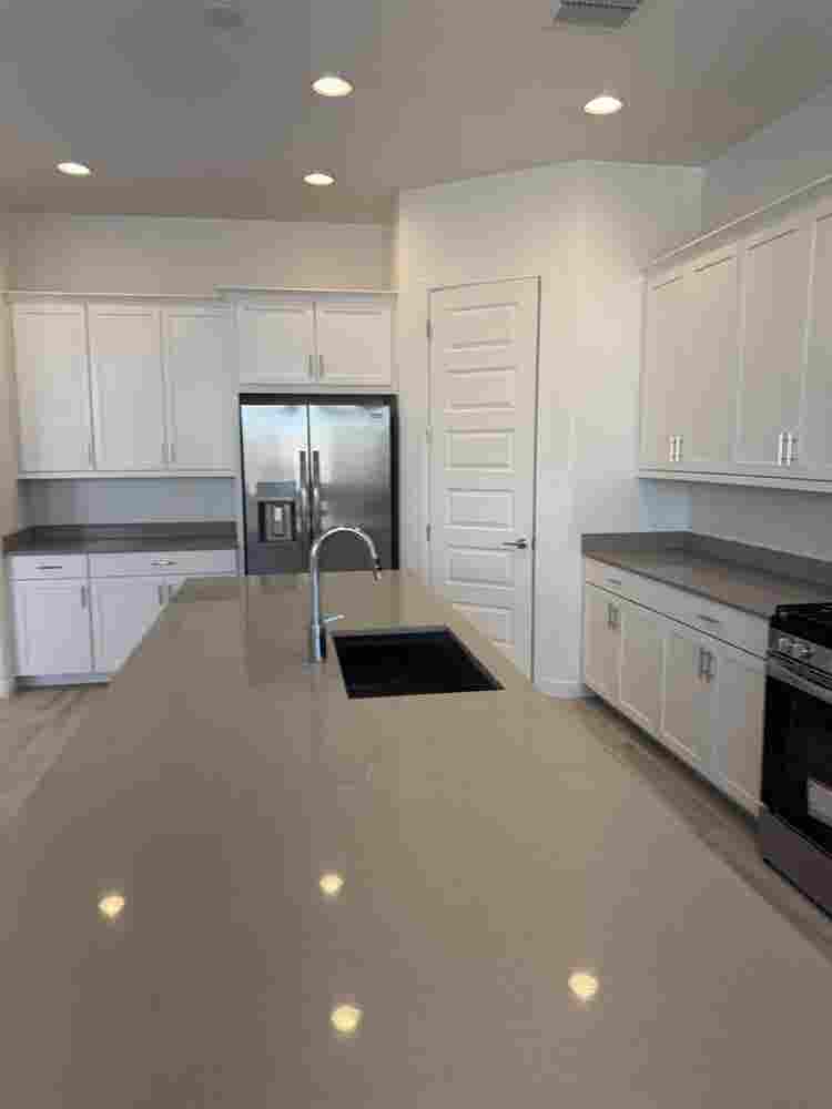 Gorgeous new home in Goodyear....