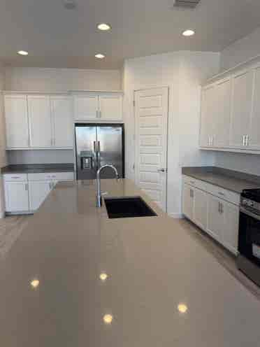 Gorgeous new home in Goodyear....