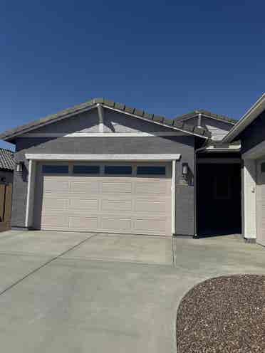 Gorgeous new home in Goodyear....