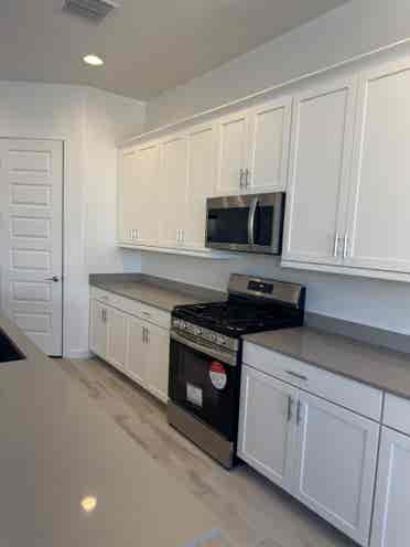 Gorgeous new home in Goodyear....