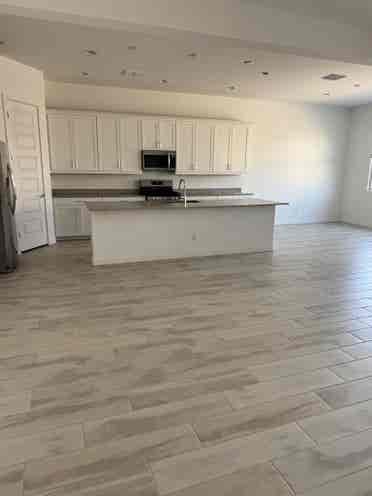 Gorgeous new home in Goodyear....