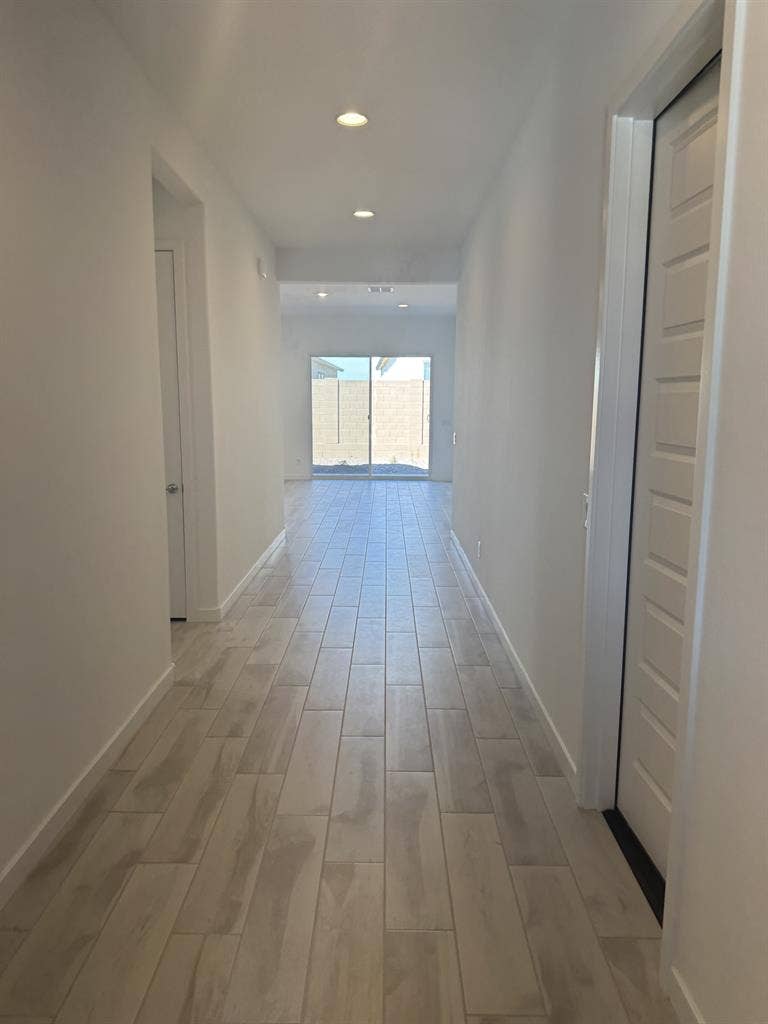 Gorgeous new home in Goodyear....
