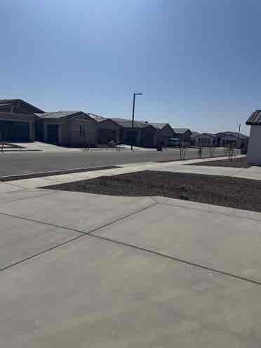 Gorgeous new home in Goodyear....