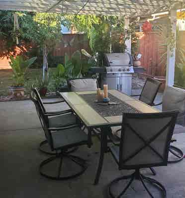 Room for Rent – Tully & Lucretia