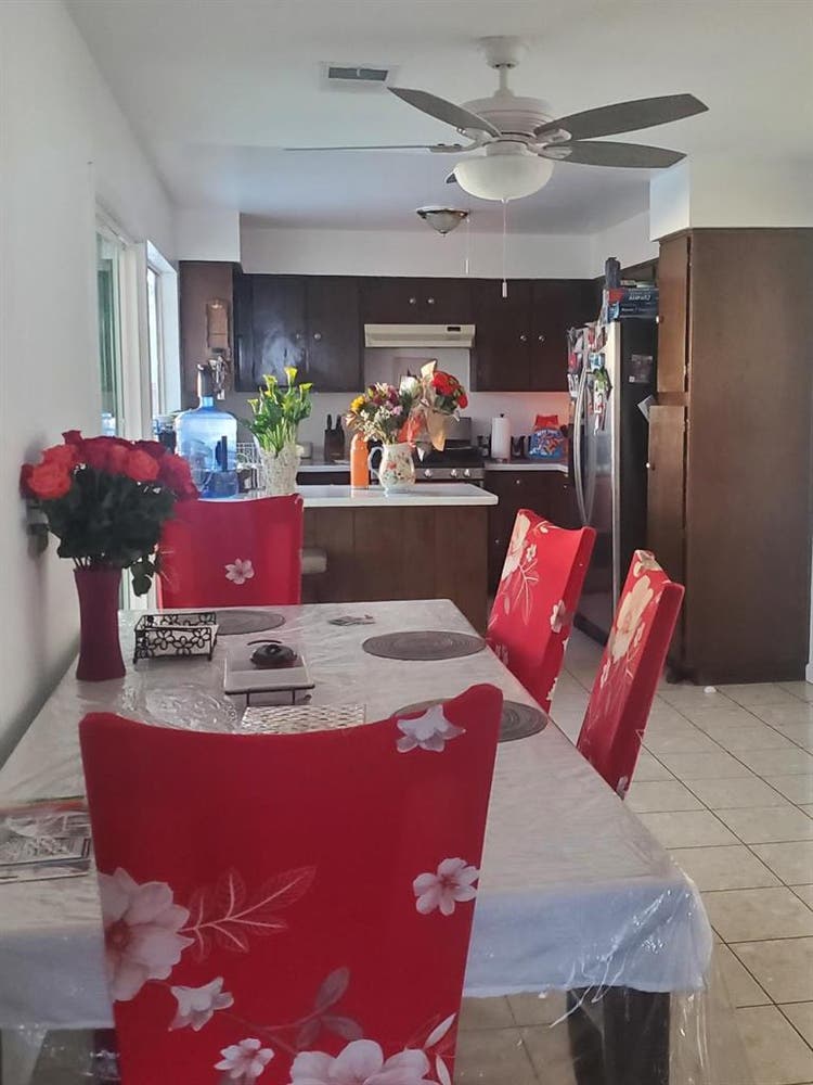 Room for Rent – Tully & Lucretia