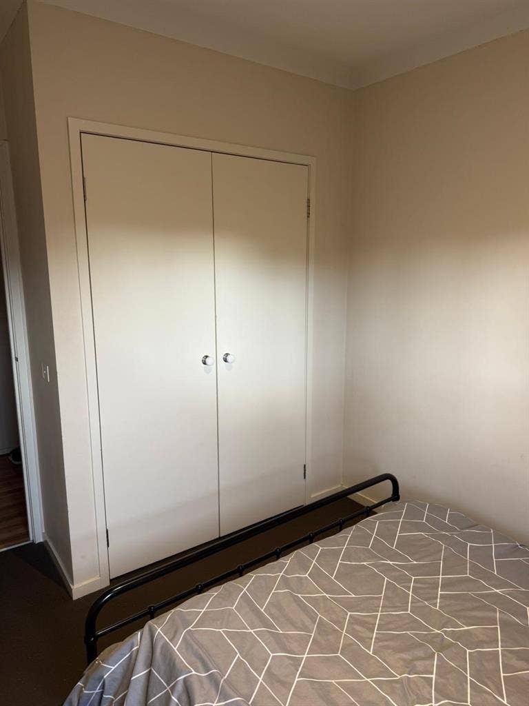 Rent a room in Craigieburn