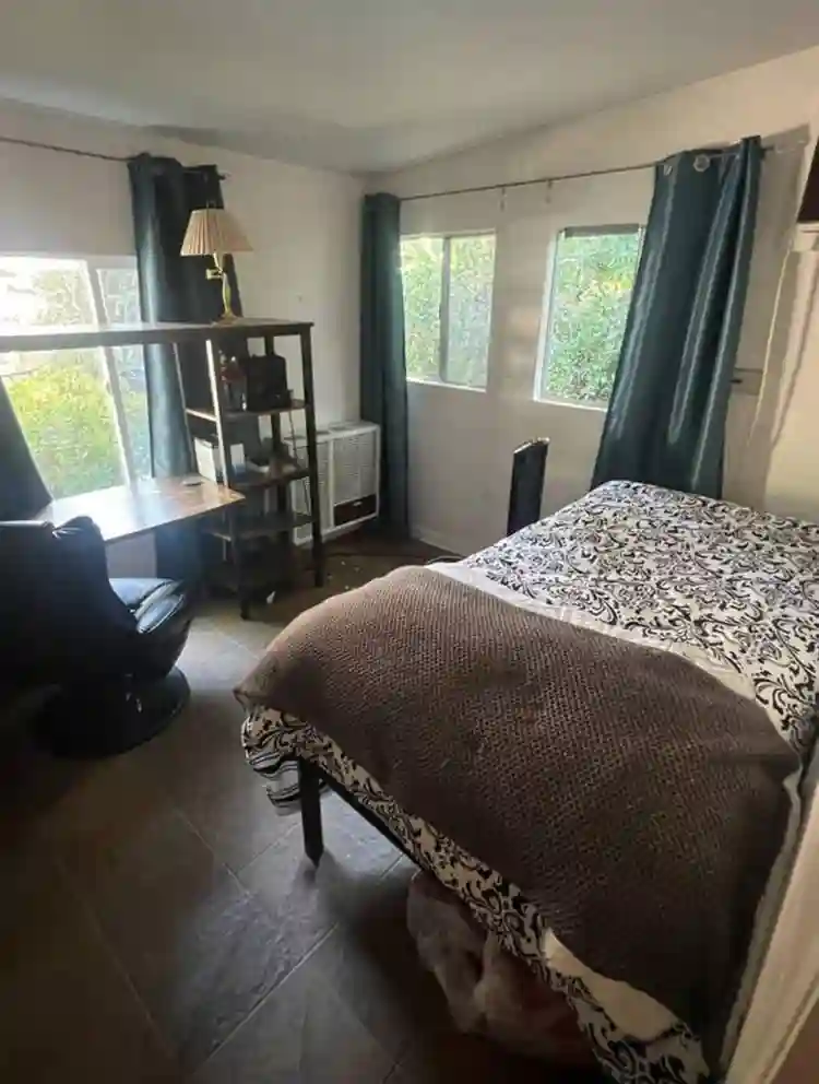 3 Rooms in Valley Center/Escondido