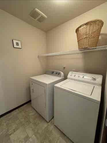 Private room w/ ensuite bath 