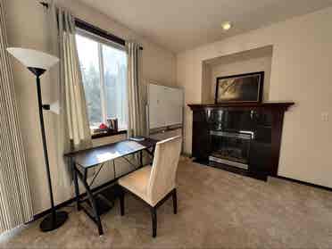Private room w/ ensuite bath 