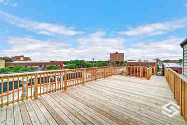 North Kenwood Duplex-Up Penthouse!