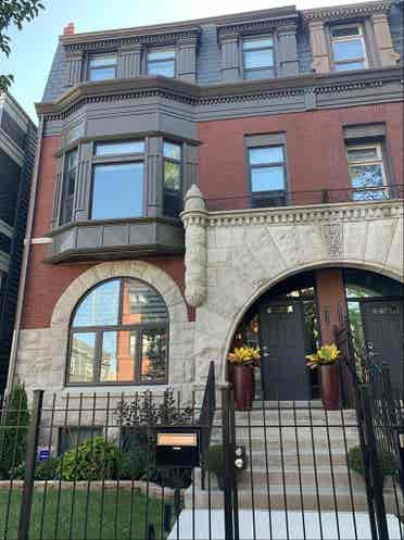 North Kenwood Duplex-Up Penthouse!
