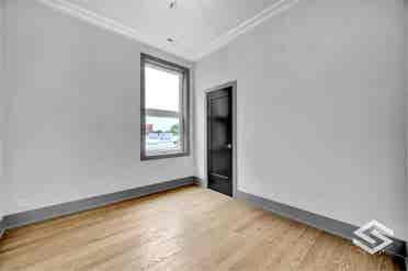 North Kenwood Duplex-Up Penthouse!