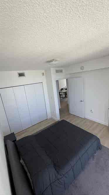 Fully furnished room in Edgewater