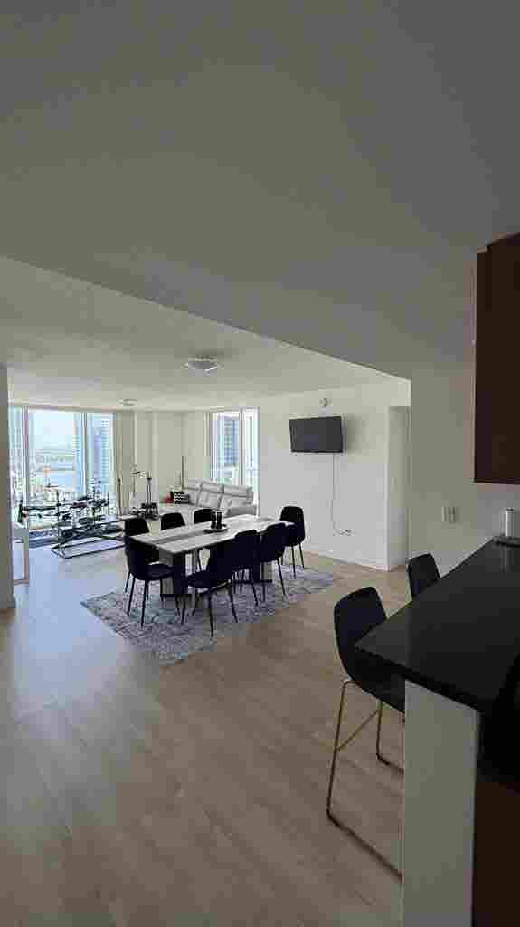 Fully furnished room in Edgewater
