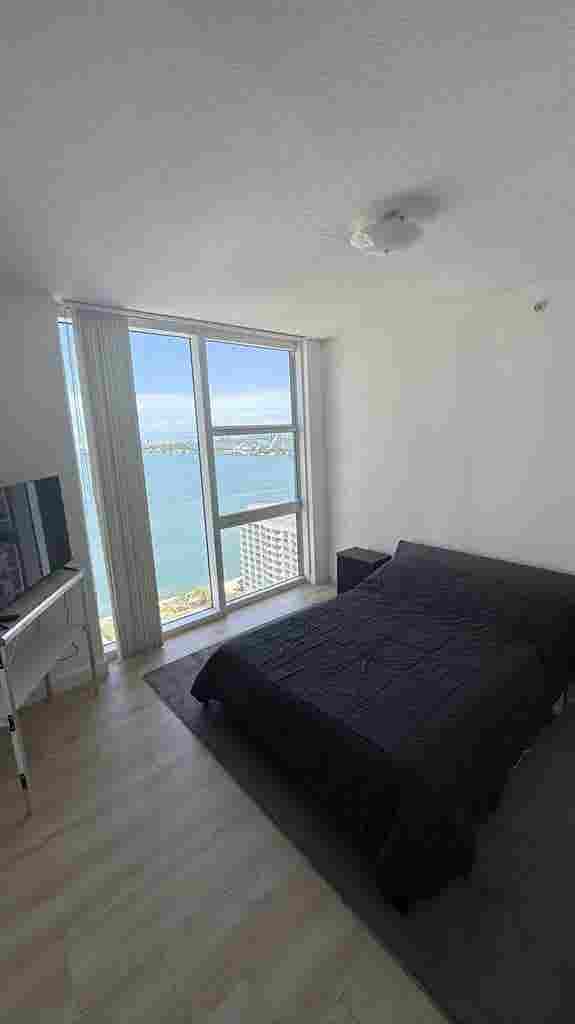 Fully furnished room in Edgewater