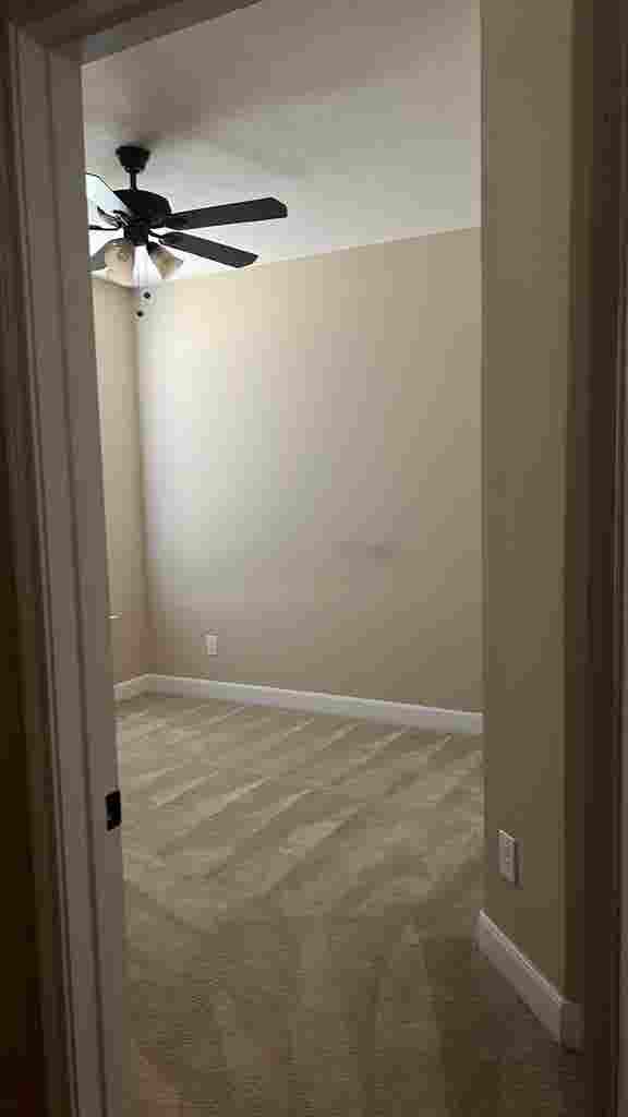 Bedroom for rent utilities included