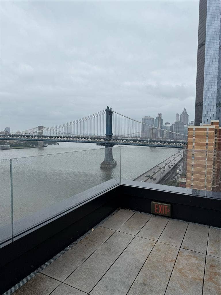 Huge 1 bedroom in Manhattan LES