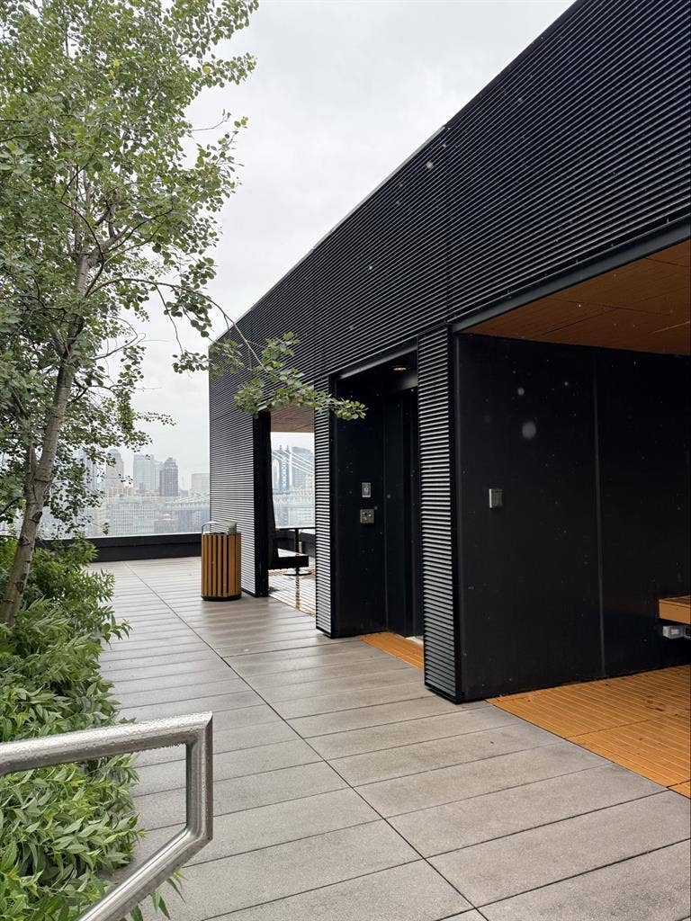 Huge 1 bedroom in Manhattan LES