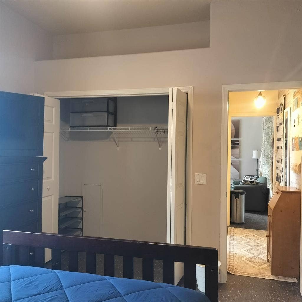 Cozy, furnished and utilities