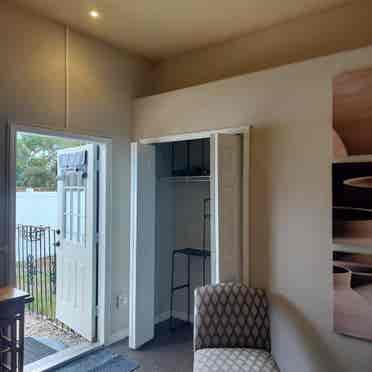 Cozy, furnished and utilities