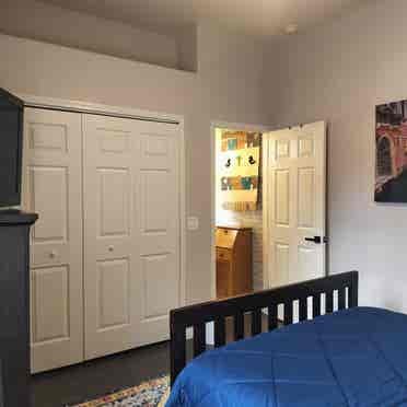 Cozy, furnished and utilities