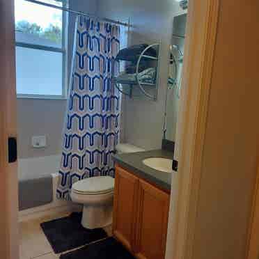 Cozy, furnished and utilities