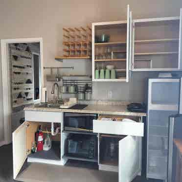 Cozy, furnished and utilities