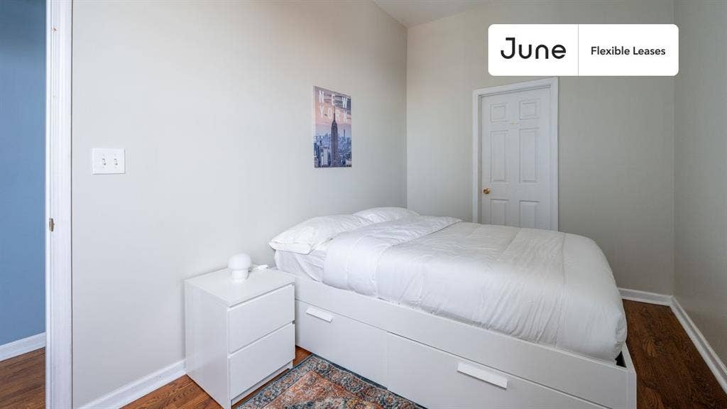 3 BR in Chicago