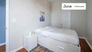 3 BR in Chicago
