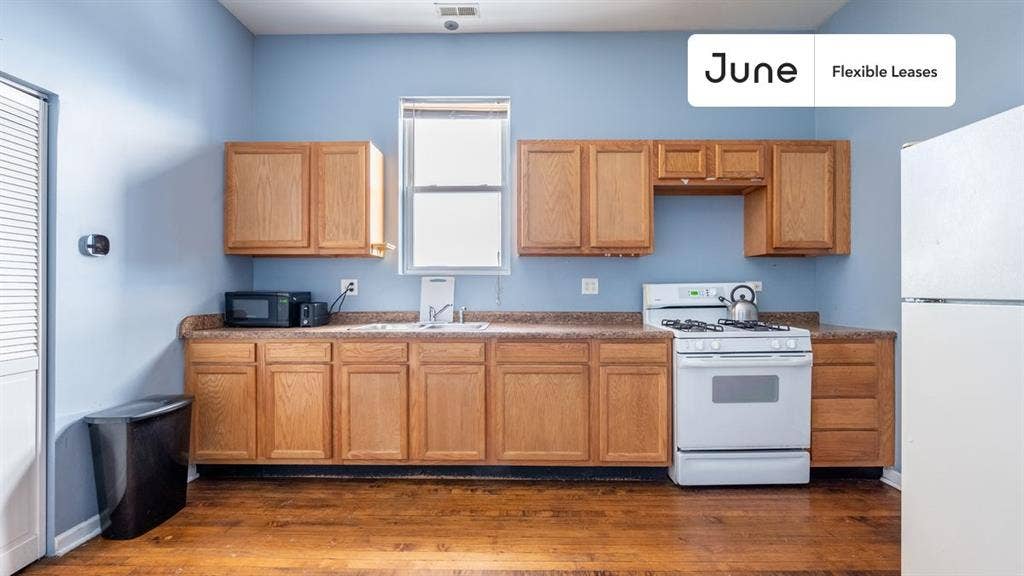 3 BR in Chicago