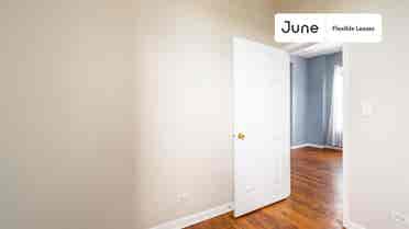 3 BR in Chicago