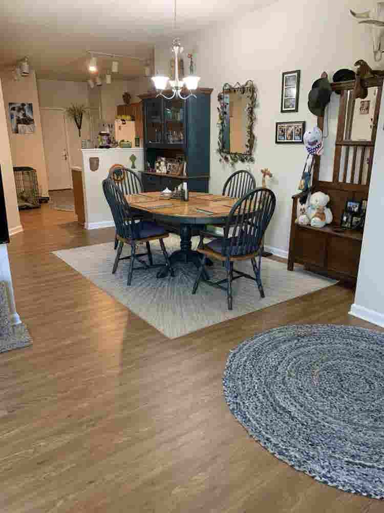 Furnished room w/ private bathroom
