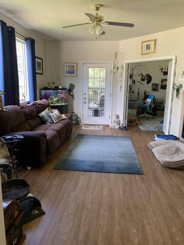 Furnished room w/ private bathroom
